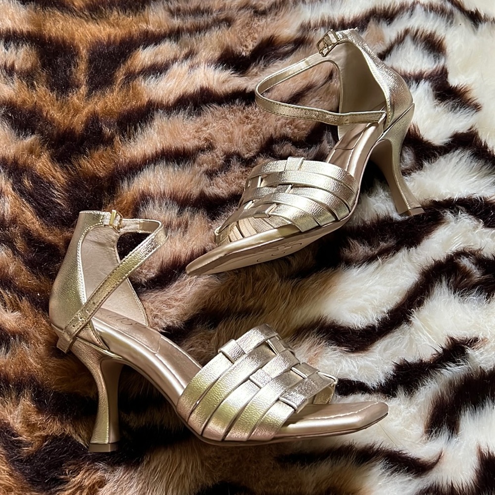 FRANCO SARTO 🌟 Gold Pumps, braided woven faux vegan leather, adjustable ankle 7
